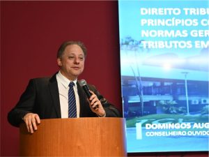Conselheiro Domingos Taufner abre treinamento para membros do Conselho de Recursos Fiscais de Vitória